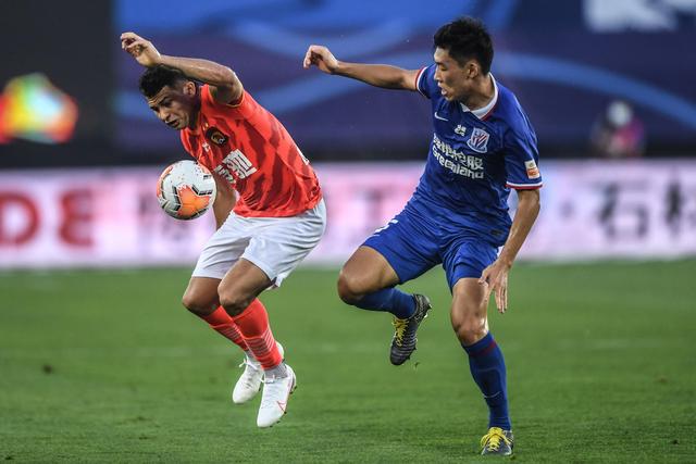 欧冠-本泽马破门 皇马总比分6-2利物浦晋级8强
